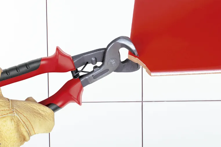 Nippers for ceramic tiles